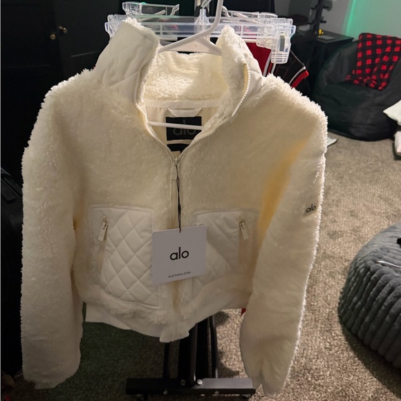 ALO Yoga Jackets & Blazers - Alo sherpa edge bomber size medium nwt